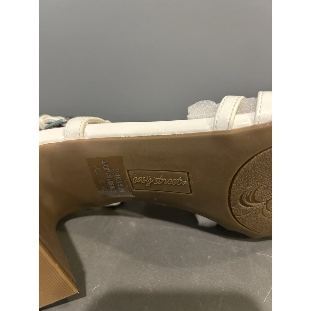 Easy Street NWT Women's Slip-On White Heels Size 9.5 - Picture 4 of 5